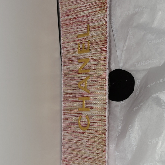 ⛔️SOLD!⛔️New Chanel Nail & Lipstick Gift Set! - Picture 9 of 13